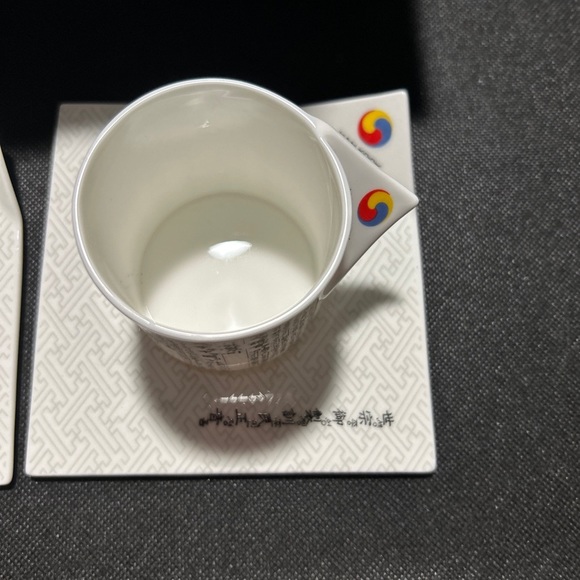HANKOOK Fine Bone China w/ KOREAN writing ASIAN triangle handle tea cups saucers - Picture 2 of 7